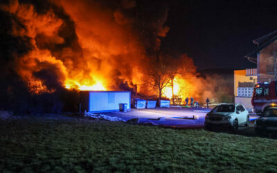 Großbrand in Bellings – Gewerbebetrieb