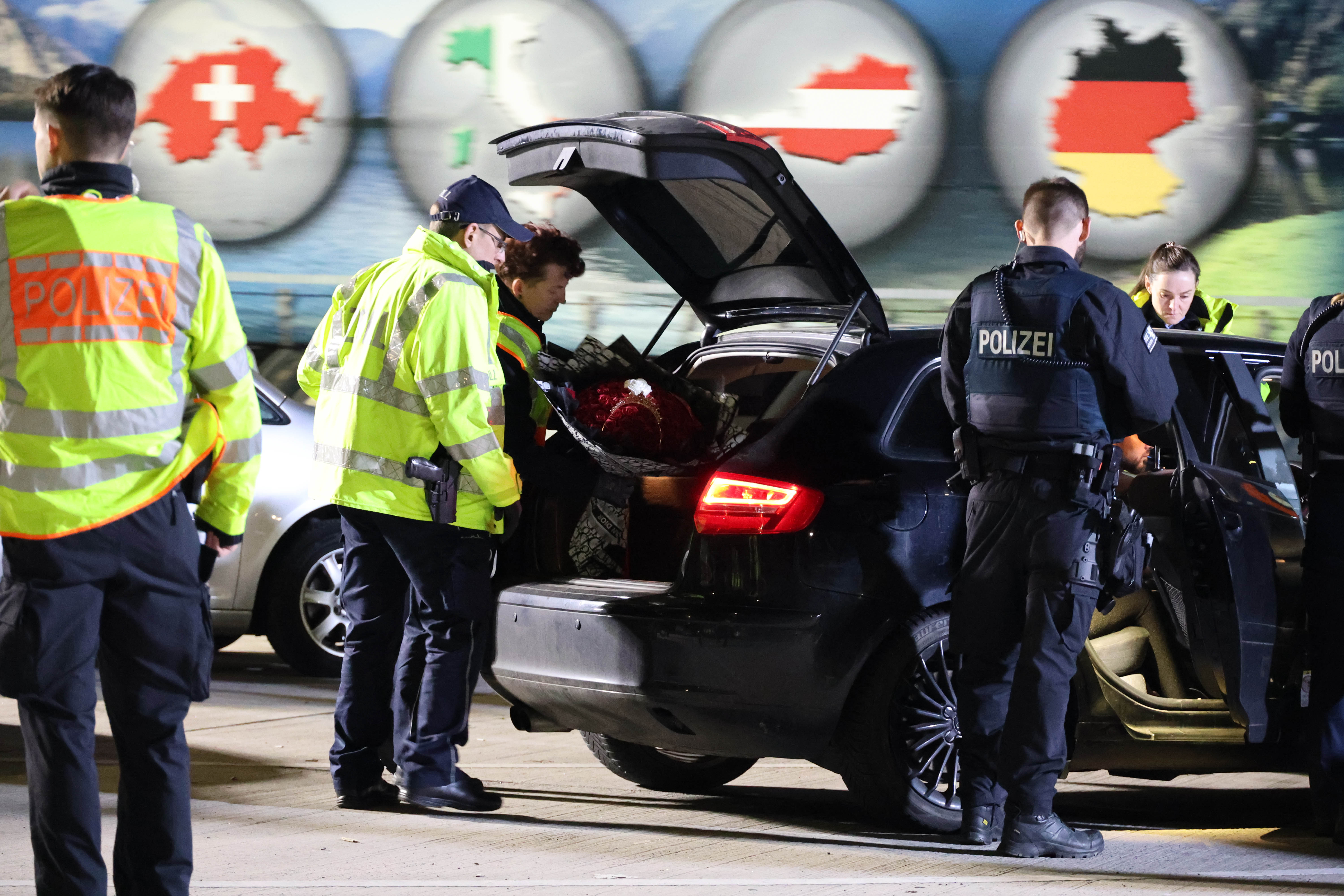Großkontrolle auf der A45: Drogenfund und weitere Verstöße